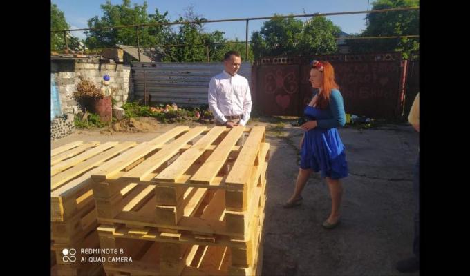 Прийомна сім'я з Єпіфанівки Кремінського району планує відкрити   літній кінотеатр