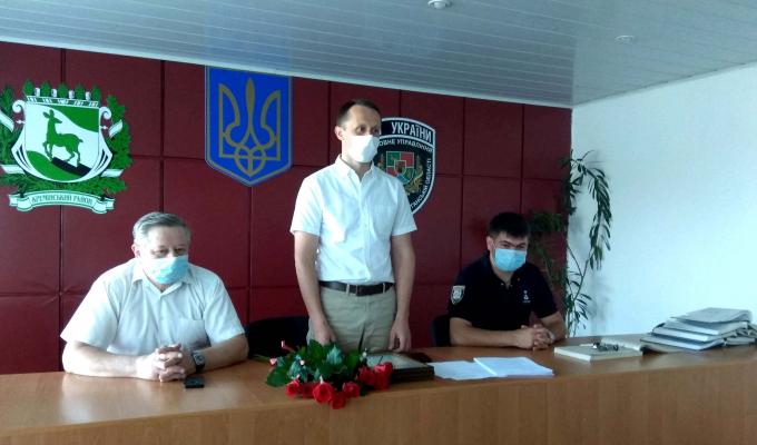Ви маєте бути прикладом для суспільства – Голова райдержадміністрації привітав співробітників районного відділу Нацполіції