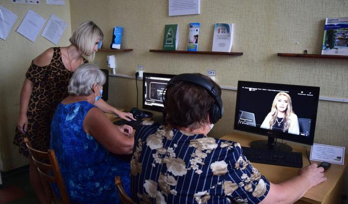 Бажаючих підвищити свою цифрову грамотність чекають у центральній районній бібліотеці