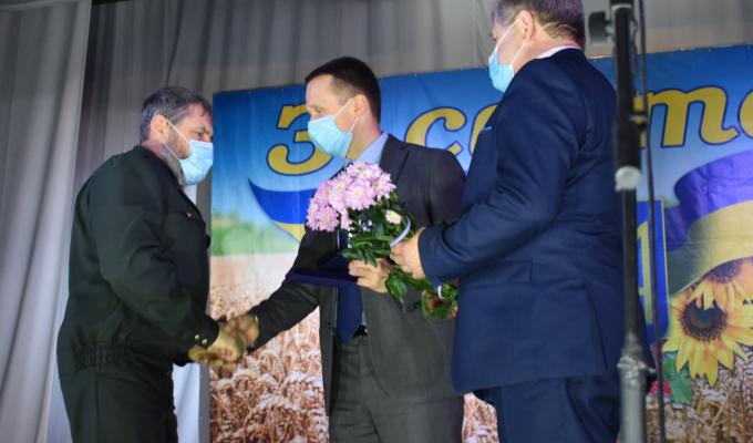 Військових, волонтерів і представників місцевого самоврядування привітали у Кремінній