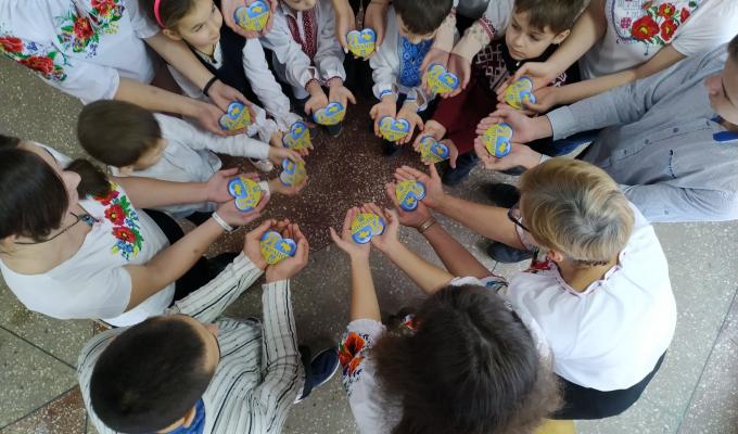 Фотороботи кремінських дітей направлені до участі у Всеукраїнській виставці «Україна – це ми!»