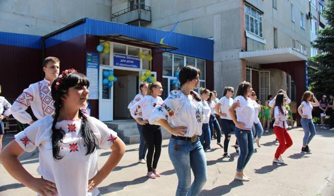 Кремінська районна бібліотека для дітей зустріла свій семидесятирічний ювілей. 