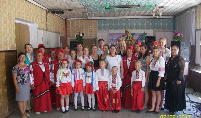 Червень цього року для культури Кремінщини традиційно розпочався з районного фестивалю народної творчості «Перлини Кремінщини». 