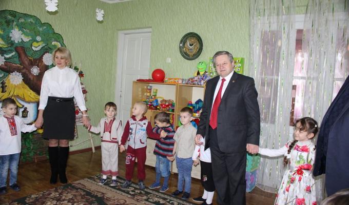 19 грудня керівники району відвідали дитячі садочки міста та району