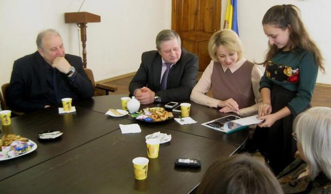 Своєрідний обмін враженнями від участі у проекті «Змінимо країну разом!» продовжили учні Красноріченської школи.