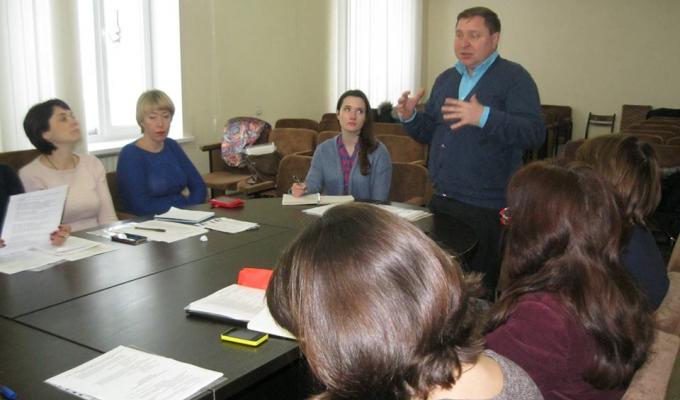 В районі готується програма національно – патріотичного виховання дітей і молоді. 
