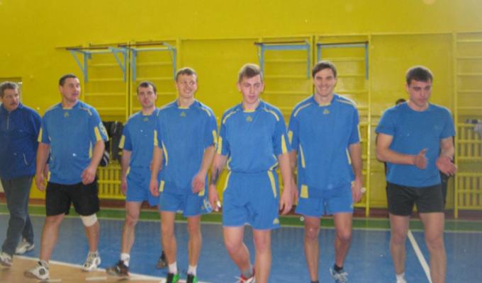 До Дня визволення Кремінщини пройшли змагання з волейболу. 