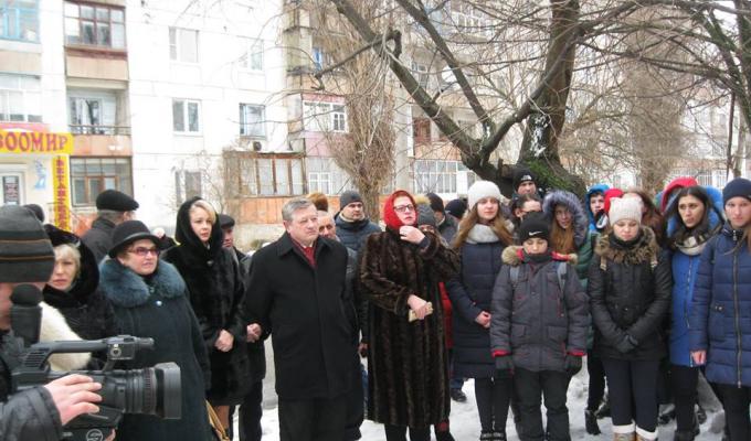 Пам'ять ще одного видатного кремінянина увічнена встановленням меморіальної дошки. 