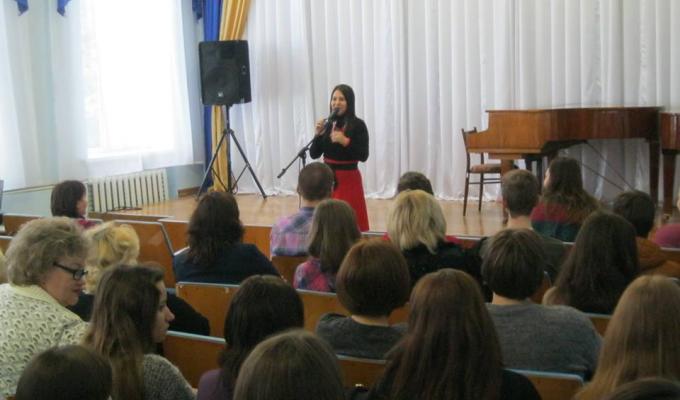 16 лютого у Кремінській районній дитячій музичній школі пройшла відкрита лекція «Святочний цикл українців. Масляна чи Колодій?». 
