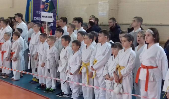 Юні креміняни здобули 12 медалей на змаганнях з карате! 