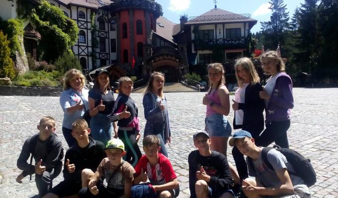 Кремінські діти вкотре побували на заході України з екскурсійною поїздкою. 