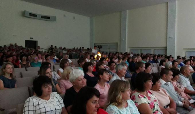 Освітяни Кремінщини обговорили стратегію впровадження реформи системи освіти. 