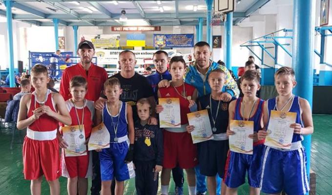 Кремінські боксери успішно виступили на чемпіонаті Луганської області. 