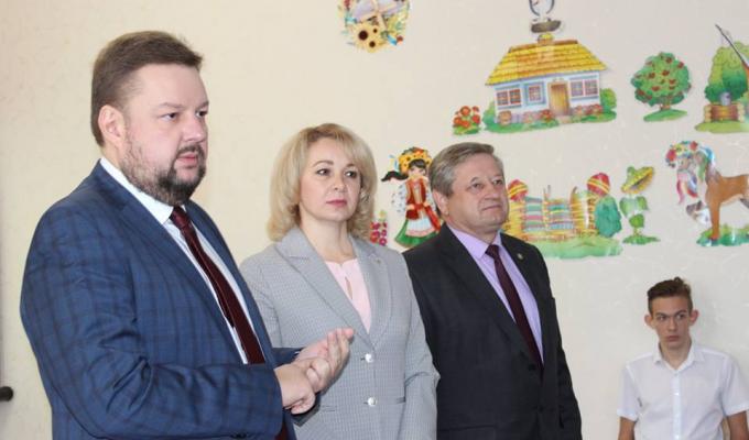 На Кремінщині радо зустрічали делегацію учасників проекту «Змінимо країну разом!». 