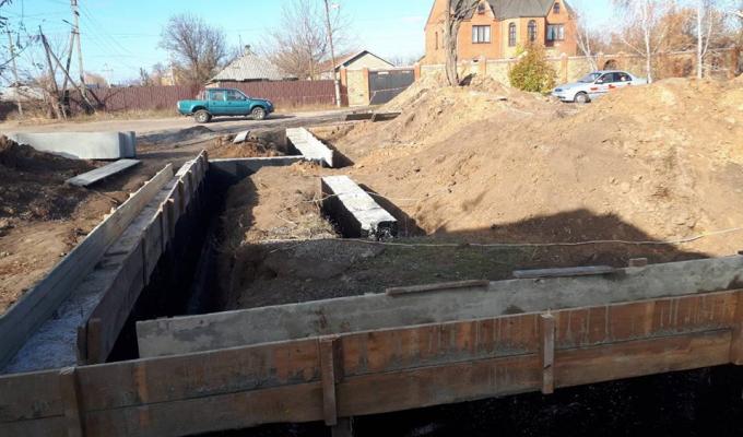 У Кремінній розпочато будівництво двох лікарських амбулаторій.