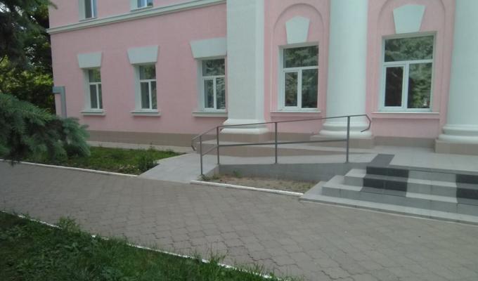 Протягом поточного року Комітетом доступності проводилась робота, спрямована на те, щоб зробити об’єкти оточення більш доступними для маломобільних груп населення.