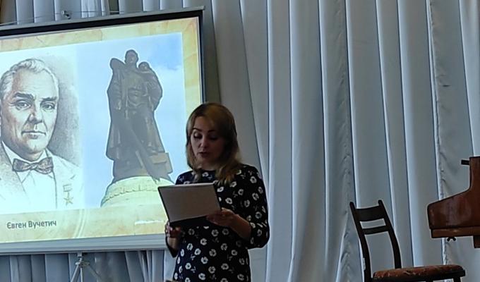 У Кремінній пройшов обласний виховний захід «Мистецтво, опалене війною"