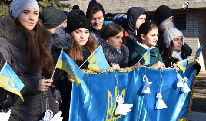 Кремінська громада вшанувала пам'ять Героїв Небесної Сотні. 