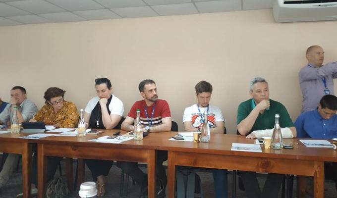 21 травня, голова громадської ради при райдержадміністрації Тетяна Коткіна взяла участь у засіданні «круглого столу» за темою «Громадські ради Луганської області. Платформа громадянського впливу на прийняття рішень».