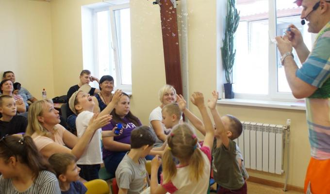 Вихованців районного центру соціальної реабілітації дітей з інвалідністю привітали з Міжнародним днем захисту дітей. 