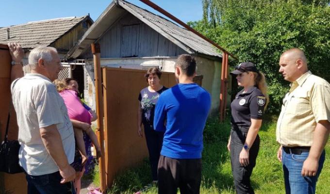 Районними службами проведено  профілактичний рейд по відвідуванню сімей, які опинились у складних життєвих обставинах