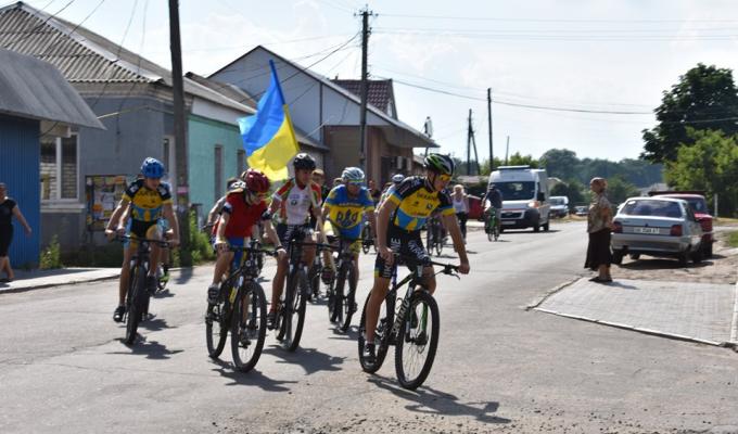До Дня Конституції України у Кремінній відбувся традиційний велопробіг
