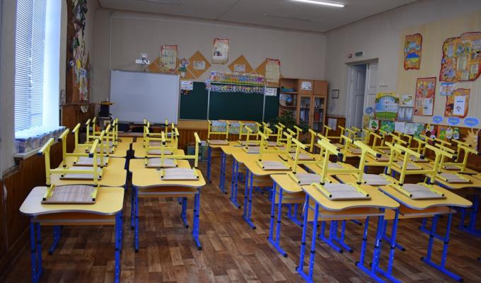 Протягом 2018 – 2019 років за кошти, виділені з районного бюджету, значно покращено матеріально-технічний стан шкіл міста.