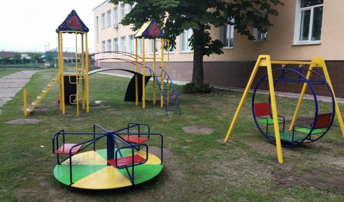 Для учнів початкової школи  міських закладів освіти планується встановити спортивно – ігрові майданчики