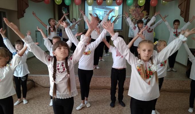 14 вересня колектив будинку дитячої творчості Кремінської районної ради радо привітав своїх вихованців та батьків з початком 2019 – 2020 навчального року.