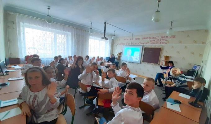 Нас багато, ми різні, але нас усіх об’єднує мова.