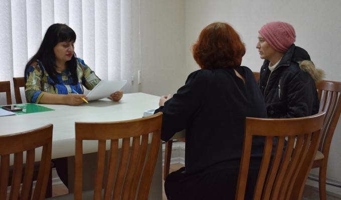 До заступника голови облдержадміністрації звернулись стосовно надання матеріальної допомоги.