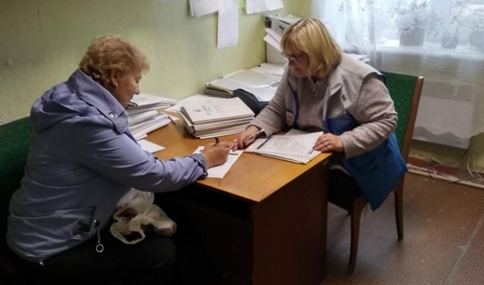 23 жовтня фахівцями Центру було здійснено виїзд до Кудряшівської територіальної громади та проведено роз’яснювальну роботу серед мешканців села на тему: «Що таке патронатна сім’я і як стати патронатними вихователями?».