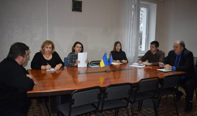18 грудня під керівництвом в. о. голови райдержадміністрації Володимира Позняка пройшла робоча нарада щодо стану реалізації проєктів, що фінансуються за рахунок коштів ДФРР у поточному році, а також перспективних планів реалізації проєктів у 2020 році.