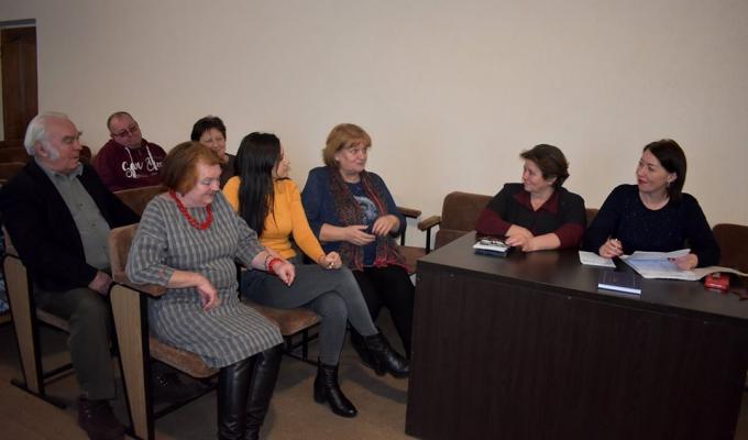 Одним із способів підвищення якості прийняття управлінських рішень є проведення консультацій з громадськістю.