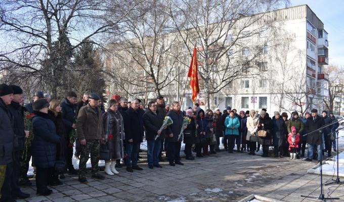 «Забули б люди на землі всі війни…»