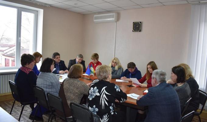 В. о. голови райдержадміністрації Володимир Позняк провів засідання колегії.