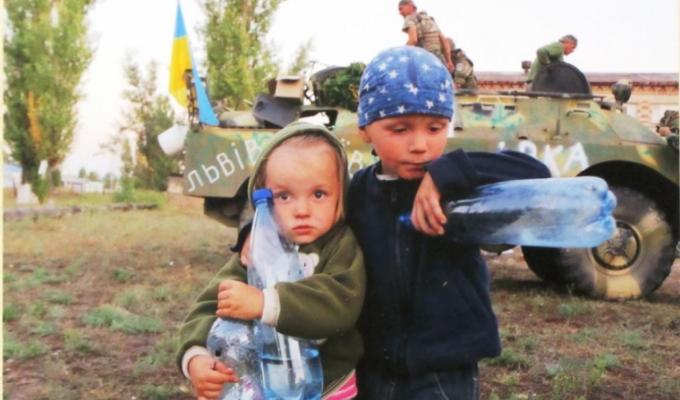 Кремінською райдержадміністрацією продовжується робота щодо надання статусу дитини, яка постраждала внаслідок воєнних дій та збройних конфліктів.