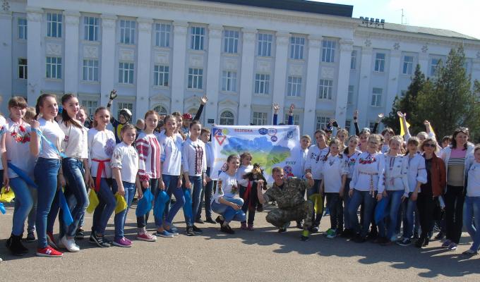 Два танцювальні колективи Кремінщини стали учасниками  флешмобу.