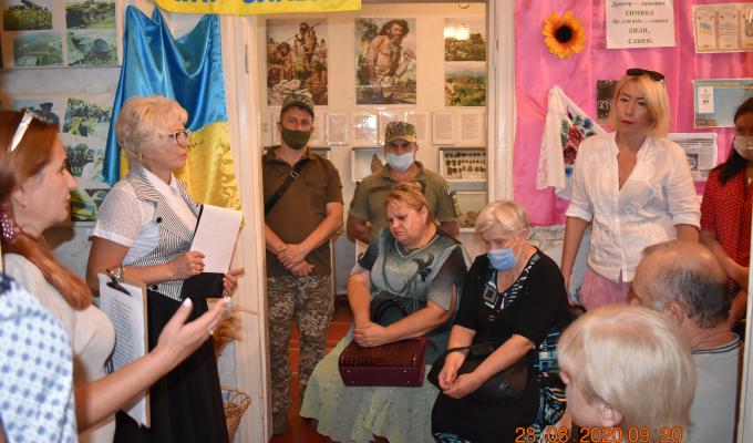 Напередодні  Дня пам’яті захисників України у Кремінському районному краєзнавчому  музеї  пройшов тематичний захід