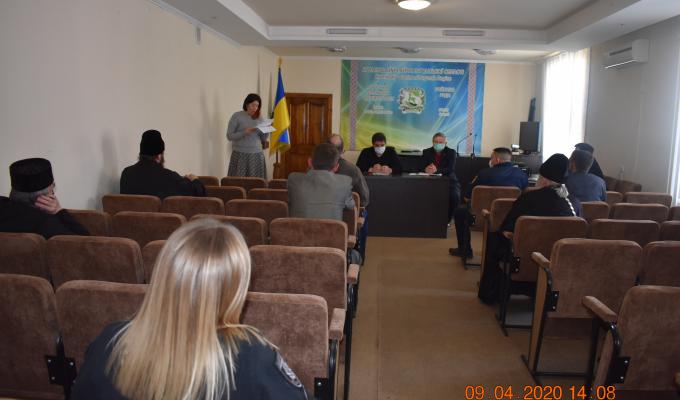 Святкові богослужбові відправи у районі будуть проводитись без участі  вірян