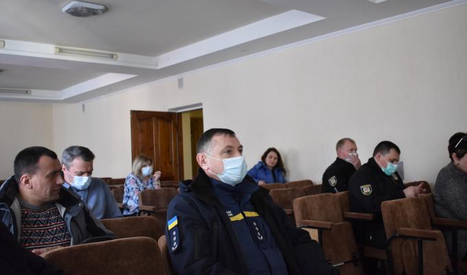 Медиків будуть підвозити до місця роботи