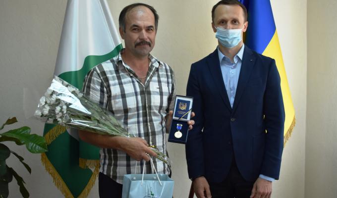 Фермера із Кремінського району нагороджено відзнакою «Кращий Луганський товаровиробник»