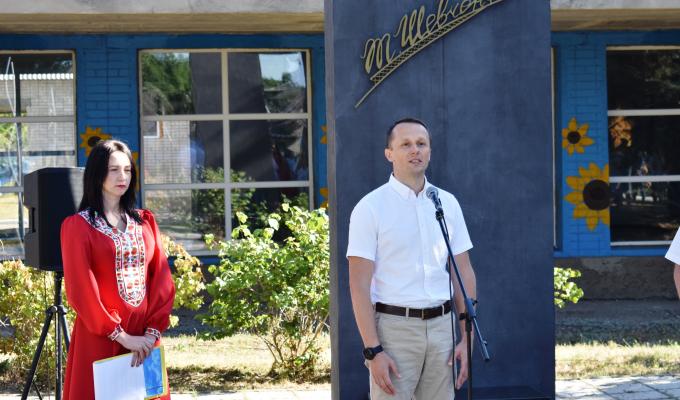 Незалежні, бо вільні духом – у Кремінній пройшла урочиста церемонія підняття Державного Прапора України