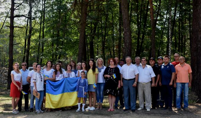 До Дня Державного Прапора України: вулицями Кремінної проїхав патріотичний автопробіг