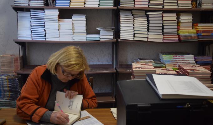 Більше шестиста примірників сучасної української літератури закуплено для бібліотечної системи району