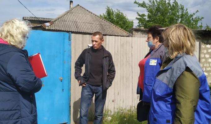 Співробітники служби у справах дітей і центру соціальних служб продовжують відвідувати сільські громади