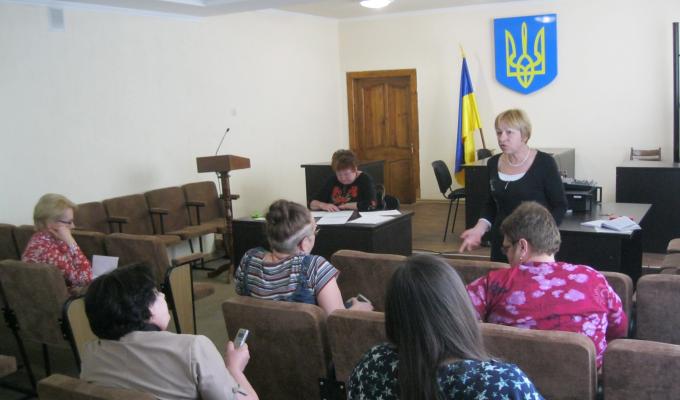 Деякі питання у сфері надання житлово – комунальних послуг мешканцям району обговорили на громадській раді.