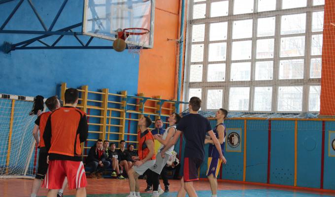 В районі пройшли зональні змагання з баскетболу серед збірних команд загальноосвітніх навчальних закладів І-ІІІ ступенів. 