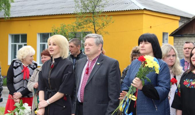 Кремінщина гостинно зустрічає групу письменників - делегатів Міжнародного Шевченківського свята «В сім’ї вольній новій…».