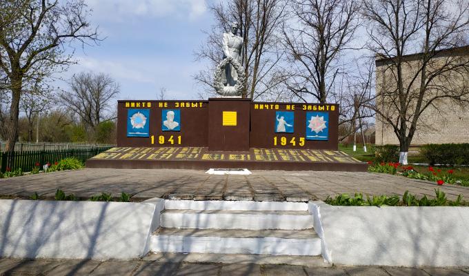 У Кремінському районі завершено місячник з упорядкування об’єктів культурної спадщини